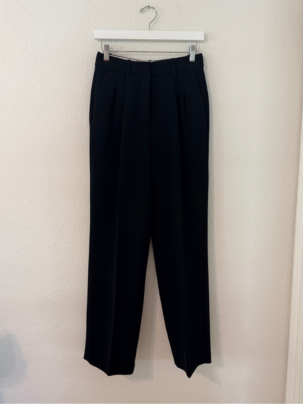 Aritzia Effortless Black Pleated Straight-Leg Trousers